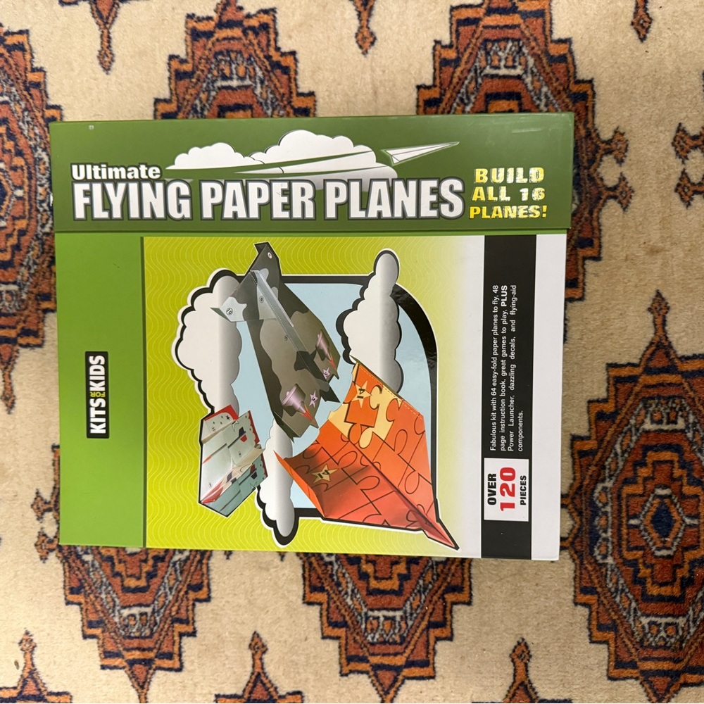 Ultimate Flying Paper Planes - Green